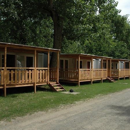 Camping Listro Castiglione del Lago Esterno foto