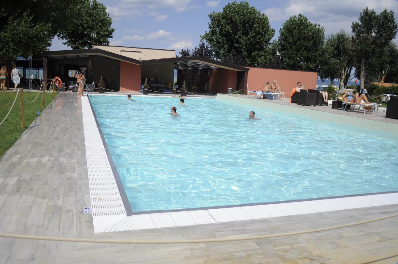 Camping Listro Castiglione del Lago Esterno foto